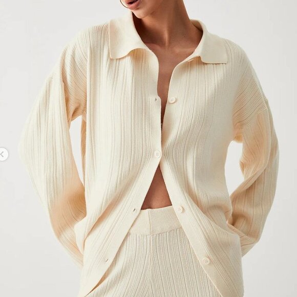 Worth A Million Two Piece Knit Pants Set - Picture 3 of 3